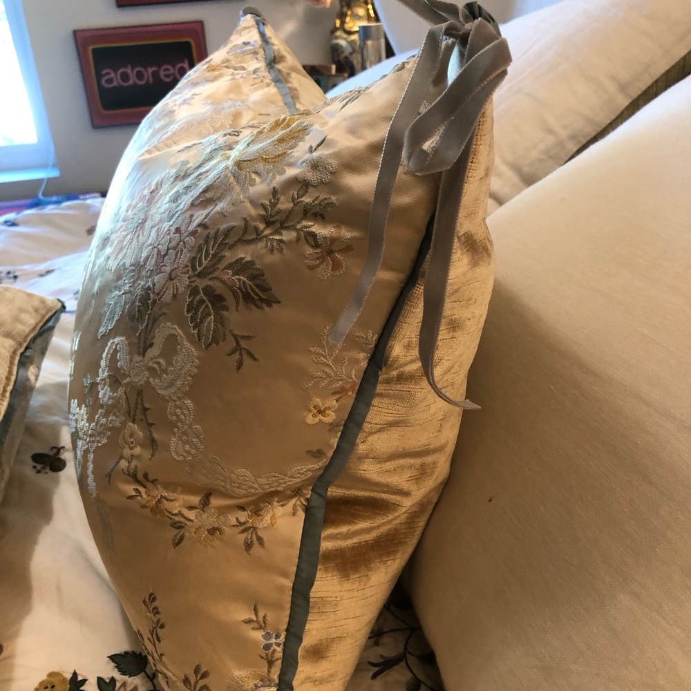 Romantic french Rococo pattern pillows - Picture 7 of 7